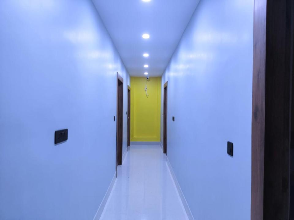 Hotel Vaishnavi Near Baba Dham Temple Диогар Екстериор снимка