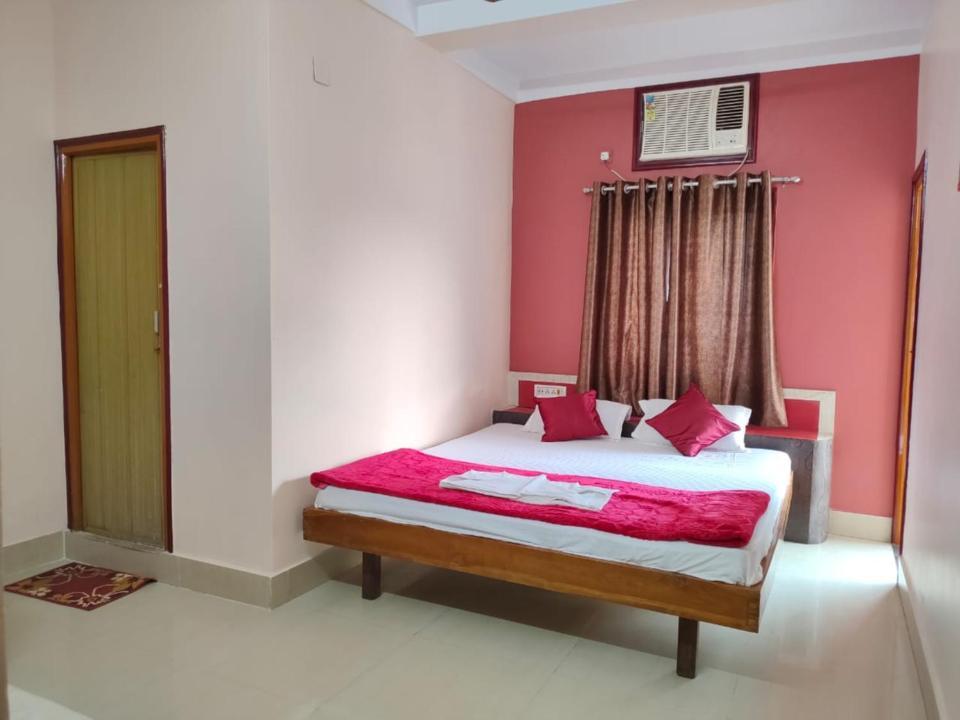 Hotel Vaishnavi Near Baba Dham Temple Диогар Екстериор снимка